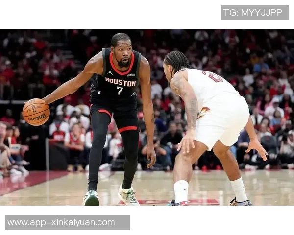 杜兰特回应前NBA球员批评阿门斗殴事件引发热议与争论